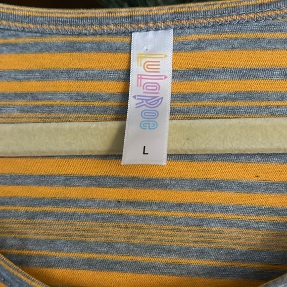 LULAROE Lynnae Gold/Gray Varied Width Striped Tee Shirt, Size Large, EUC. - Picture 3 of 9